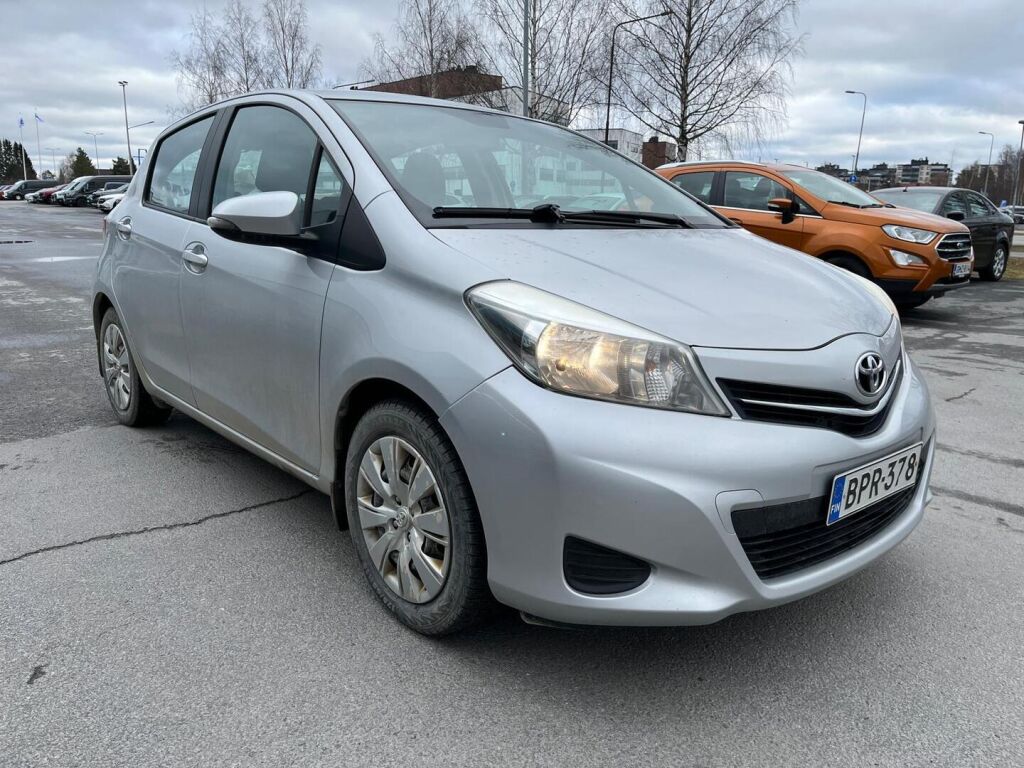 Toyota Yaris 2012 Hopea