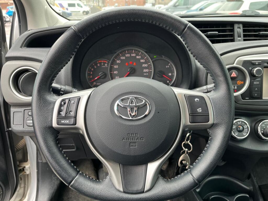 Toyota Yaris 2012 Hopea