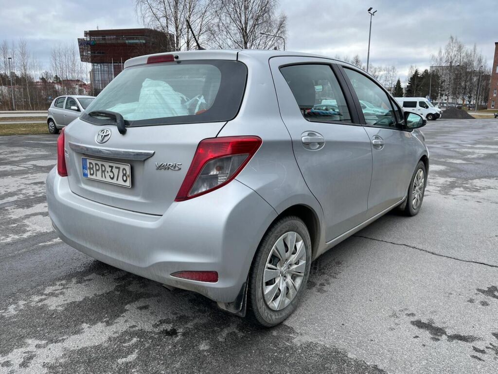 Toyota Yaris 2012 Hopea