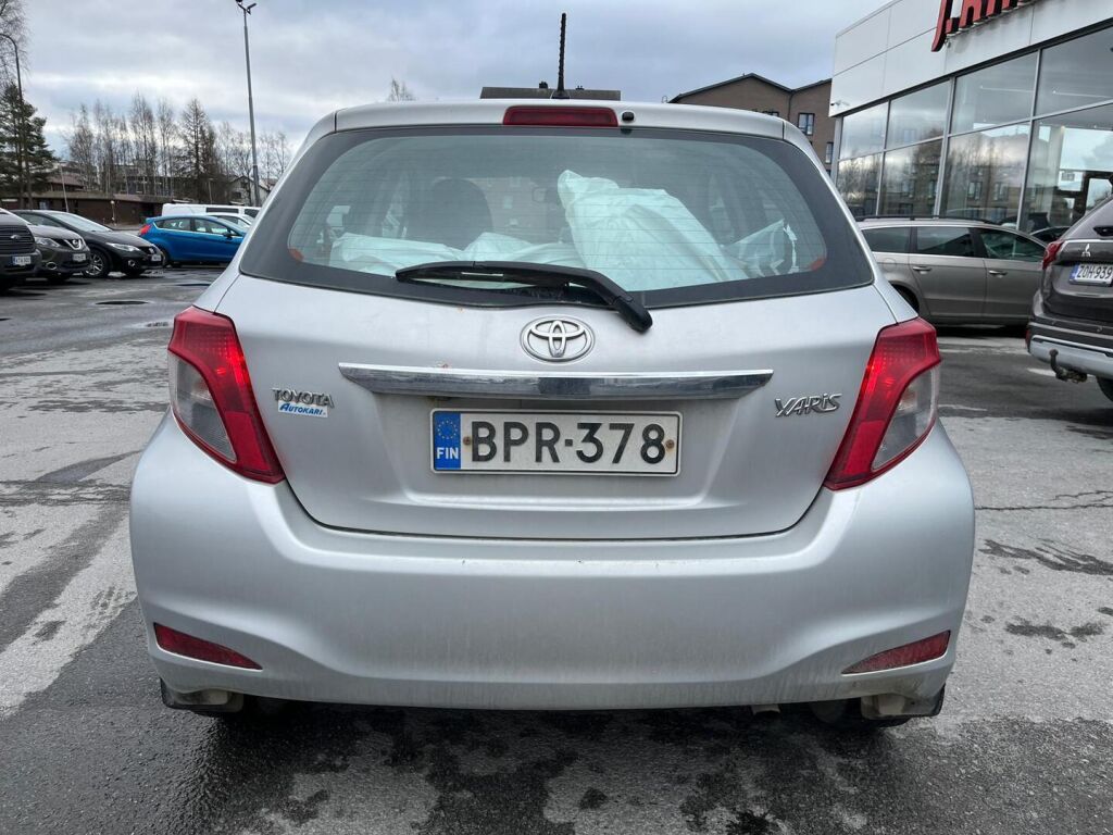 Toyota Yaris 2012 Hopea