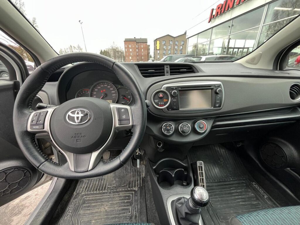 Toyota Yaris 2012 Hopea