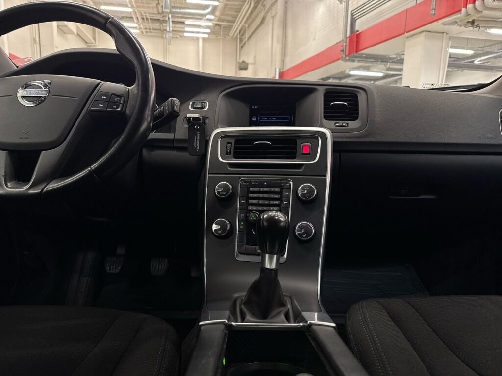 Volvo V60 2012 Ruskea (beige)