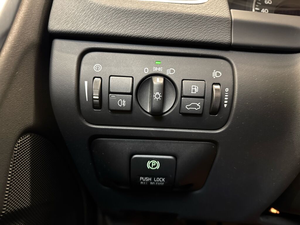 Volvo V60 2012 Ruskea (beige)