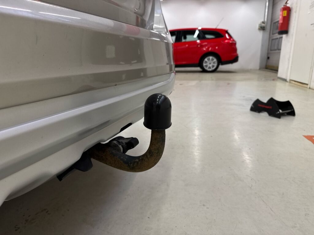 Volvo V60 2012 Ruskea (beige)