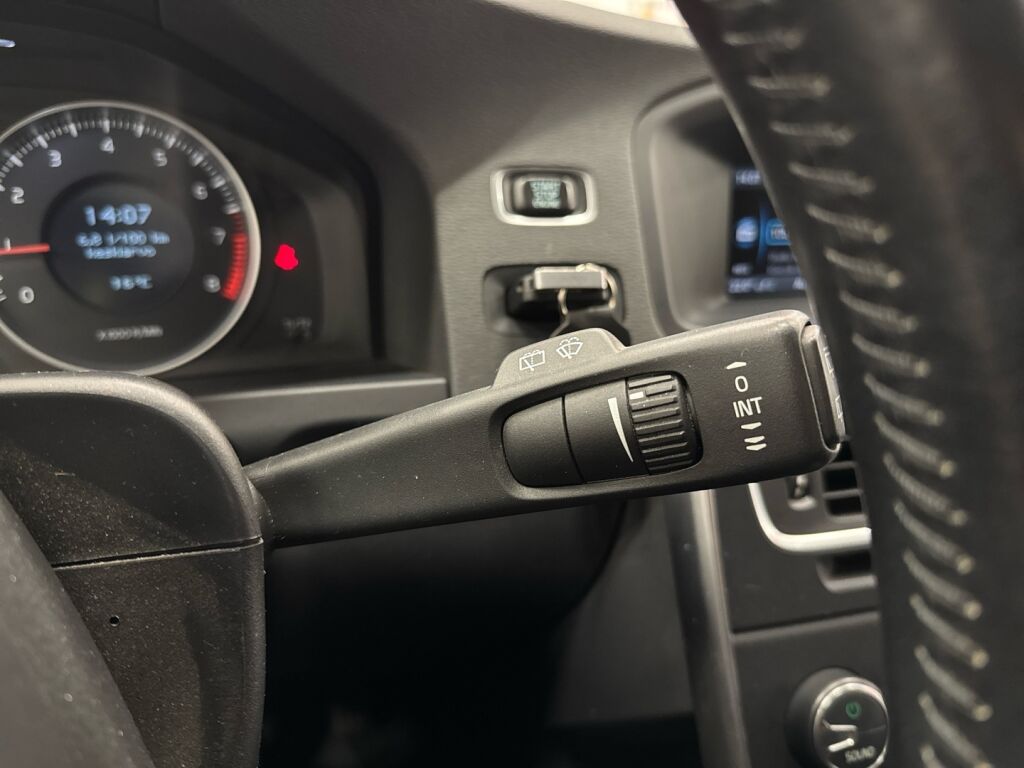 Volvo V60 2012 Ruskea (beige)