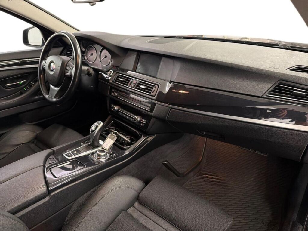 BMW 520 2012 Harmaa