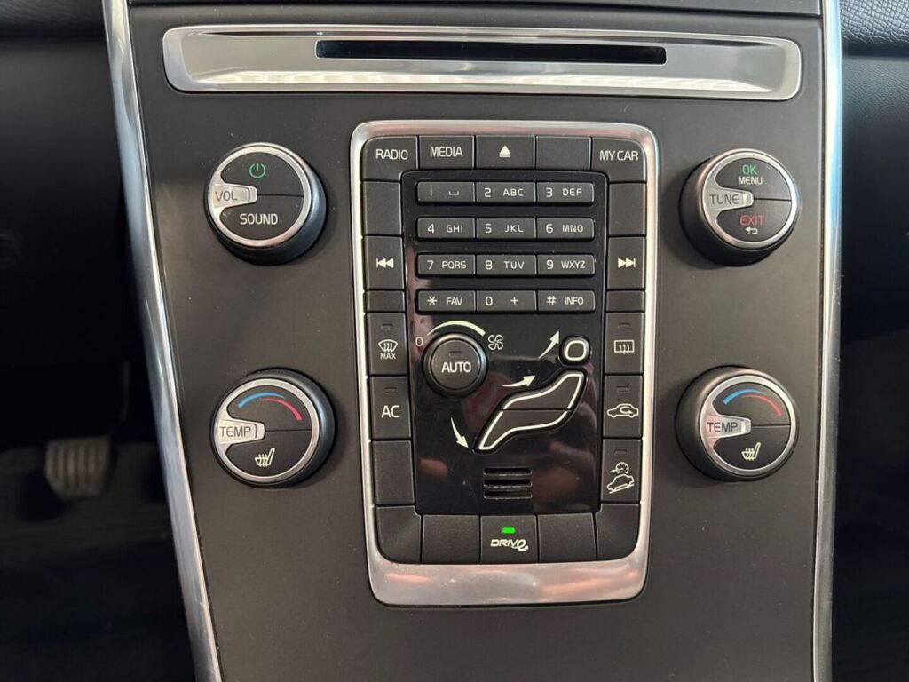 Volvo XC60 2012 Musta