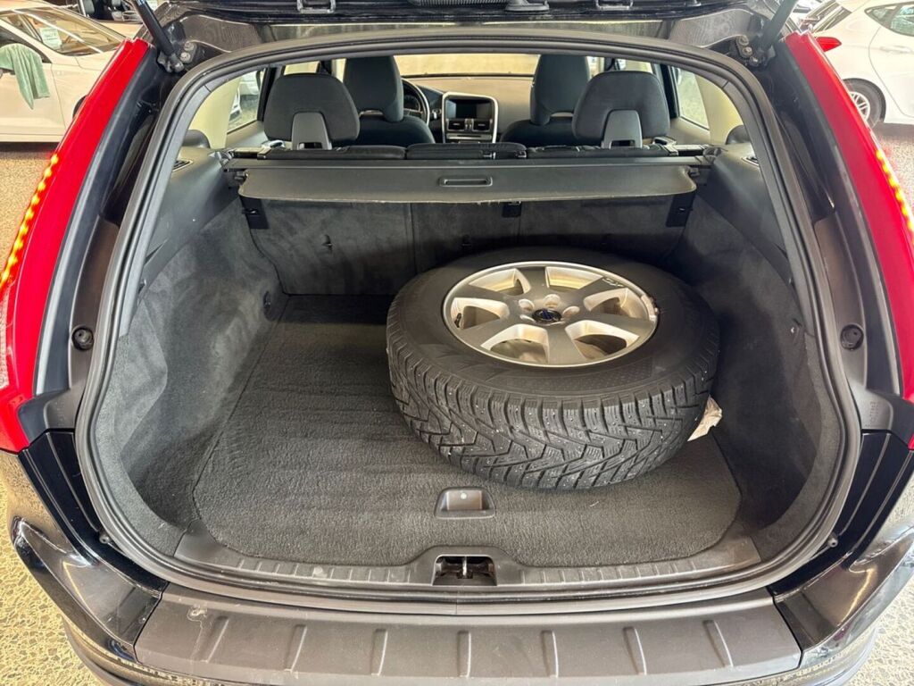 Volvo XC60 2012 Musta