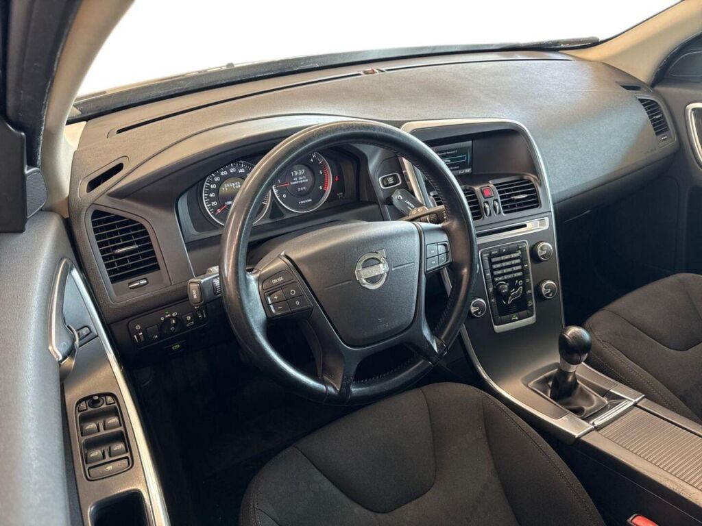 Volvo XC60 2012 Musta