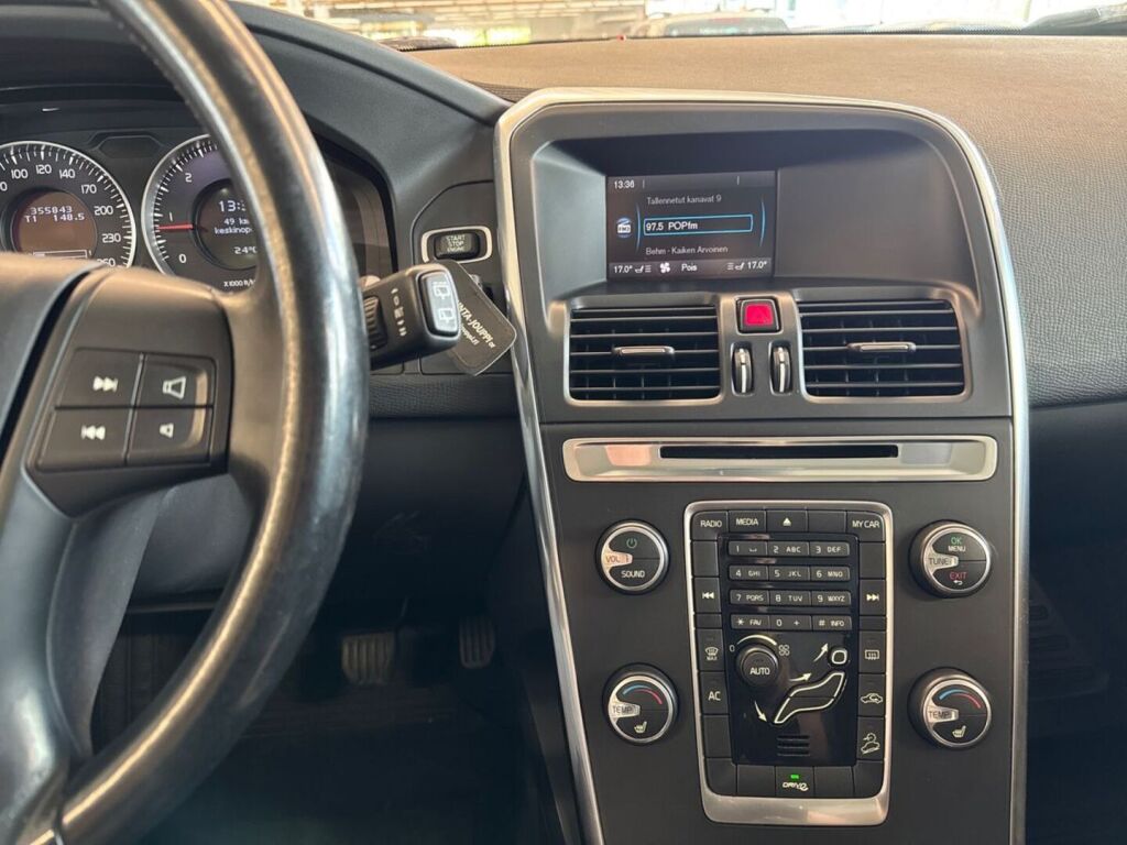 Volvo XC60 2012 Musta