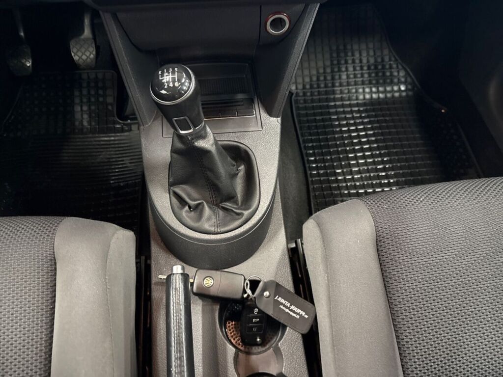 Volkswagen Touran 2012 Valkoinen