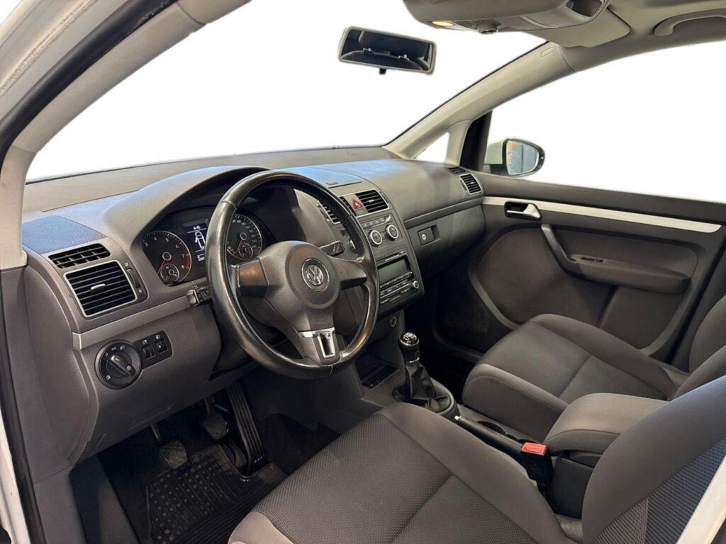 Volkswagen Touran 2012 Valkoinen