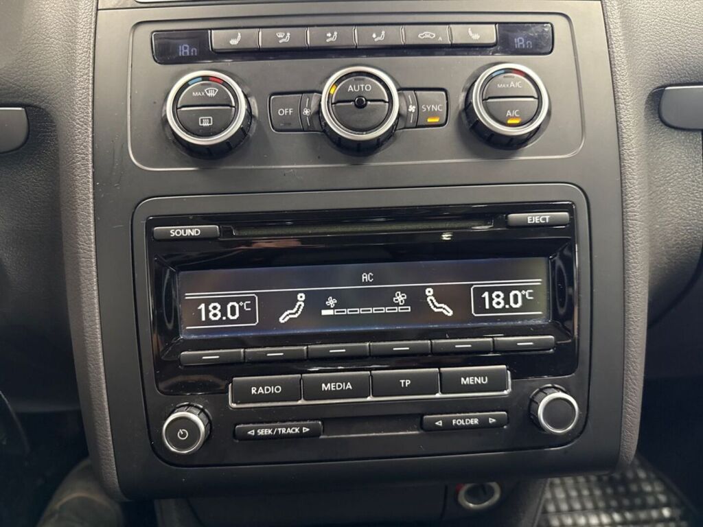 Volkswagen Touran 2012 Valkoinen