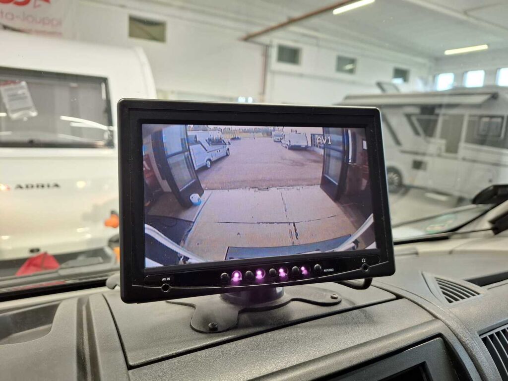 Adria Coral Plus 670 SL 2012 Valkoinen