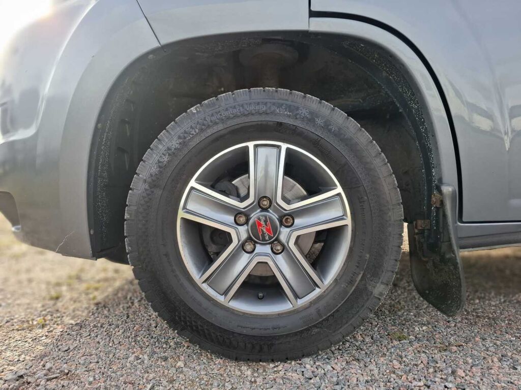 Adria Coral Plus 670 SL 2012 Valkoinen