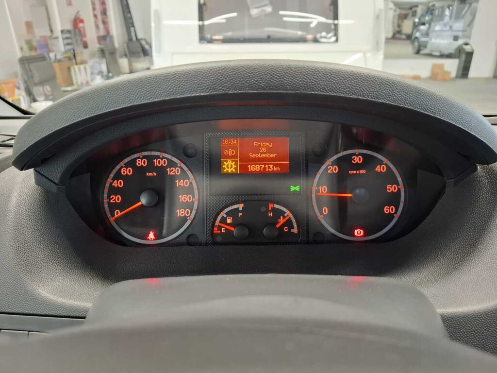 Adria Coral Plus 670 SL 2012 Valkoinen