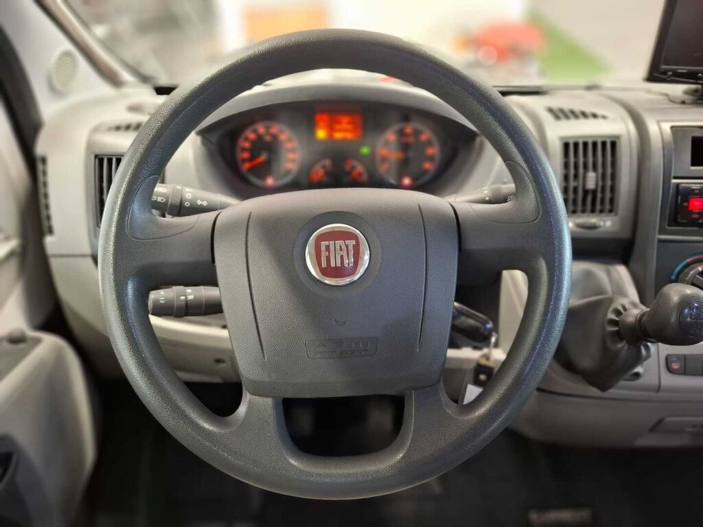 Adria Coral Plus 670 SL 2012 Valkoinen