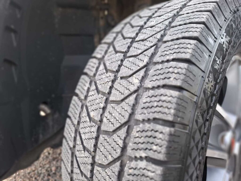 Adria Coral Plus 670 SL 2012 Valkoinen