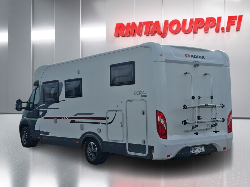 Adria Coral Plus 670 SL 2012 Valkoinen