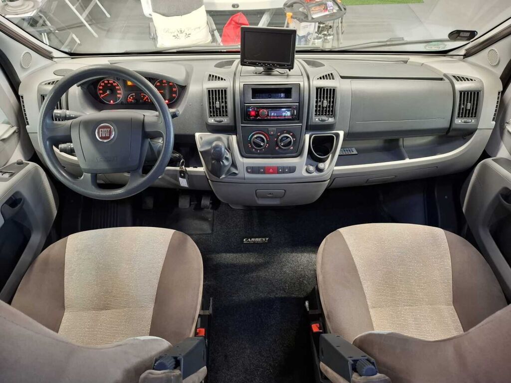 Adria Coral Plus 670 SL 2012 Valkoinen