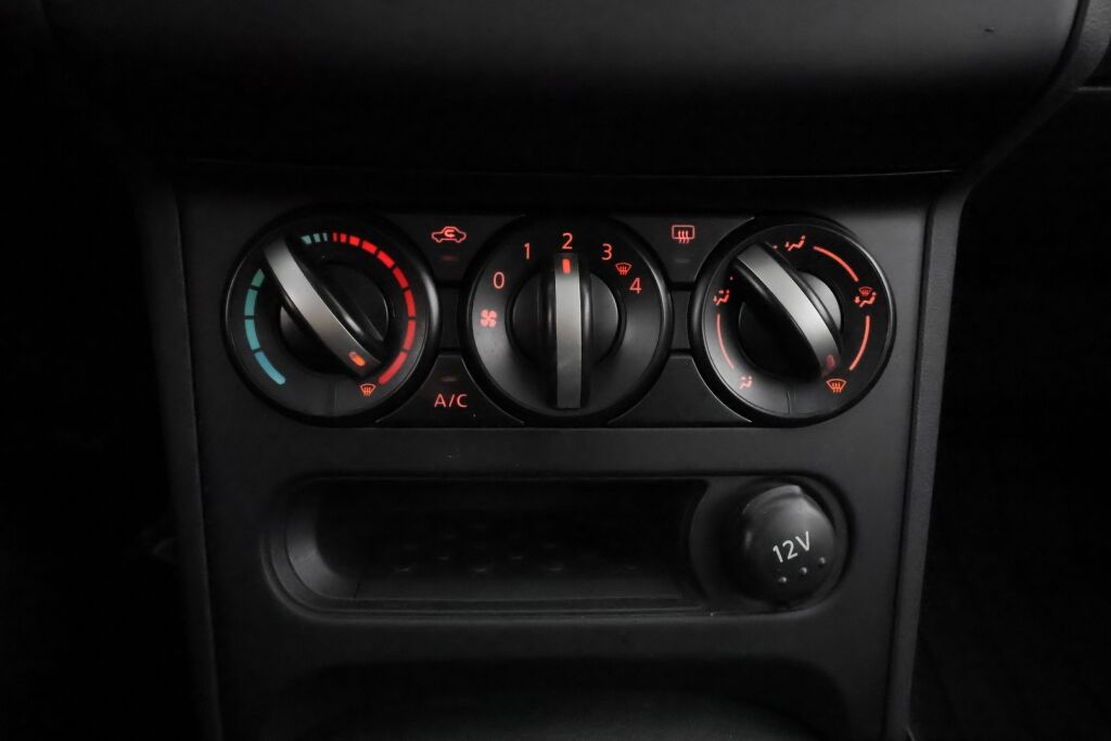 Nissan Qashqai 2012 Punainen