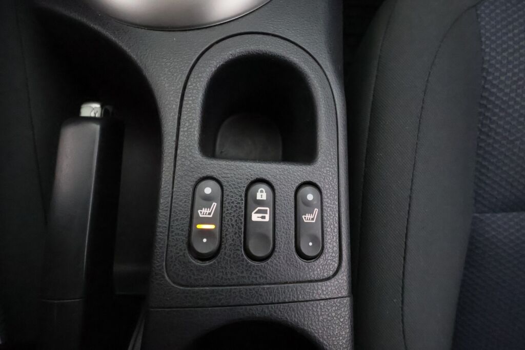 Nissan Qashqai 2012 Punainen