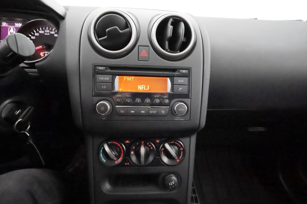 Nissan Qashqai 2012 Punainen