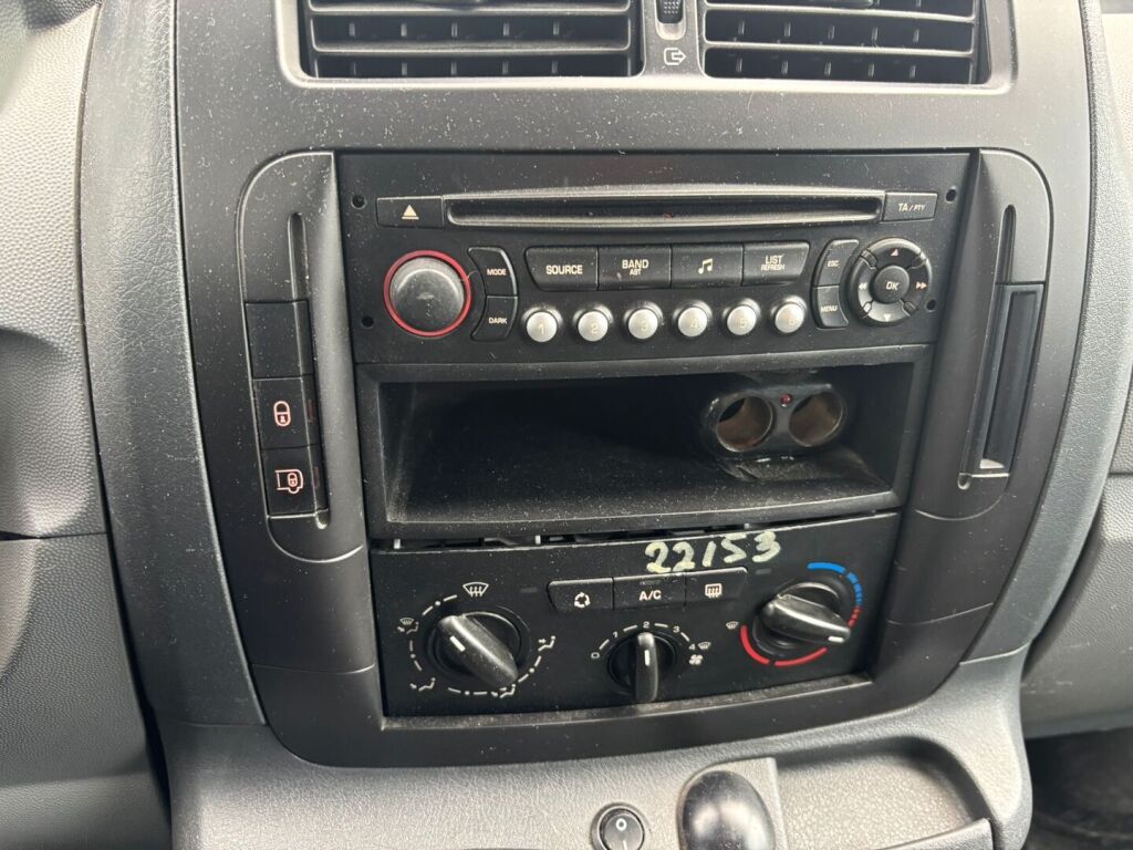 Peugeot Expert 2012 Valkoinen