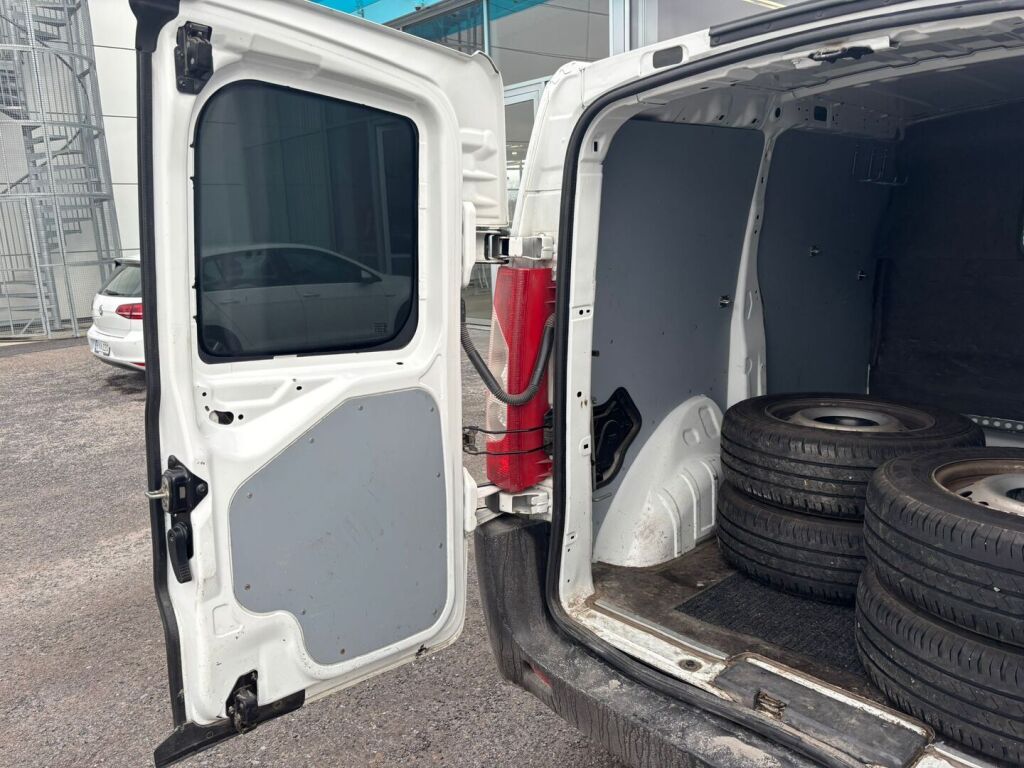 Peugeot Expert 2012 Valkoinen