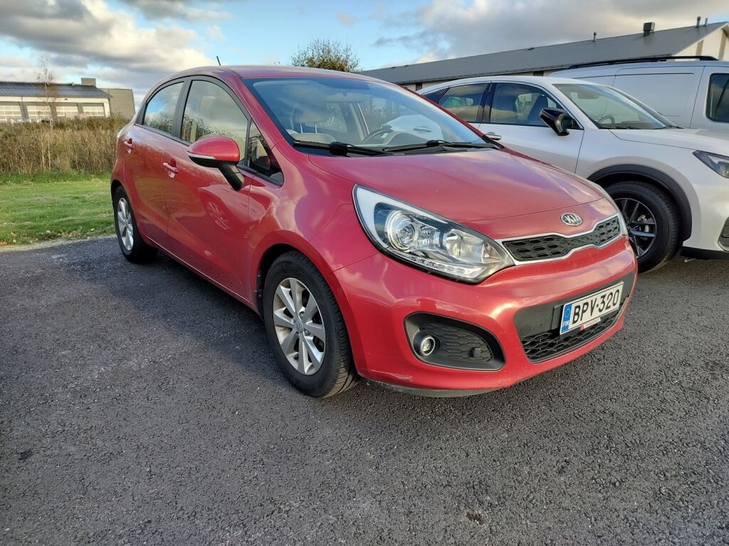 Kia Rio 2012 Punainen