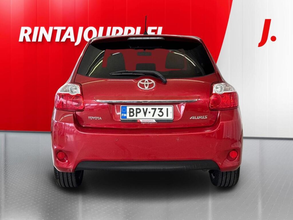 Toyota Auris 2012 Punainen
