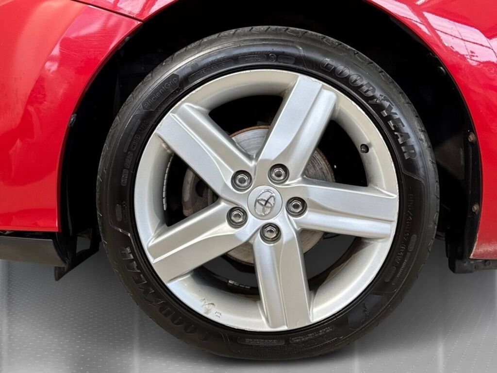 Toyota Auris 2012 Punainen