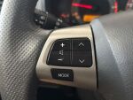 Toyota Auris 2012 Punainen