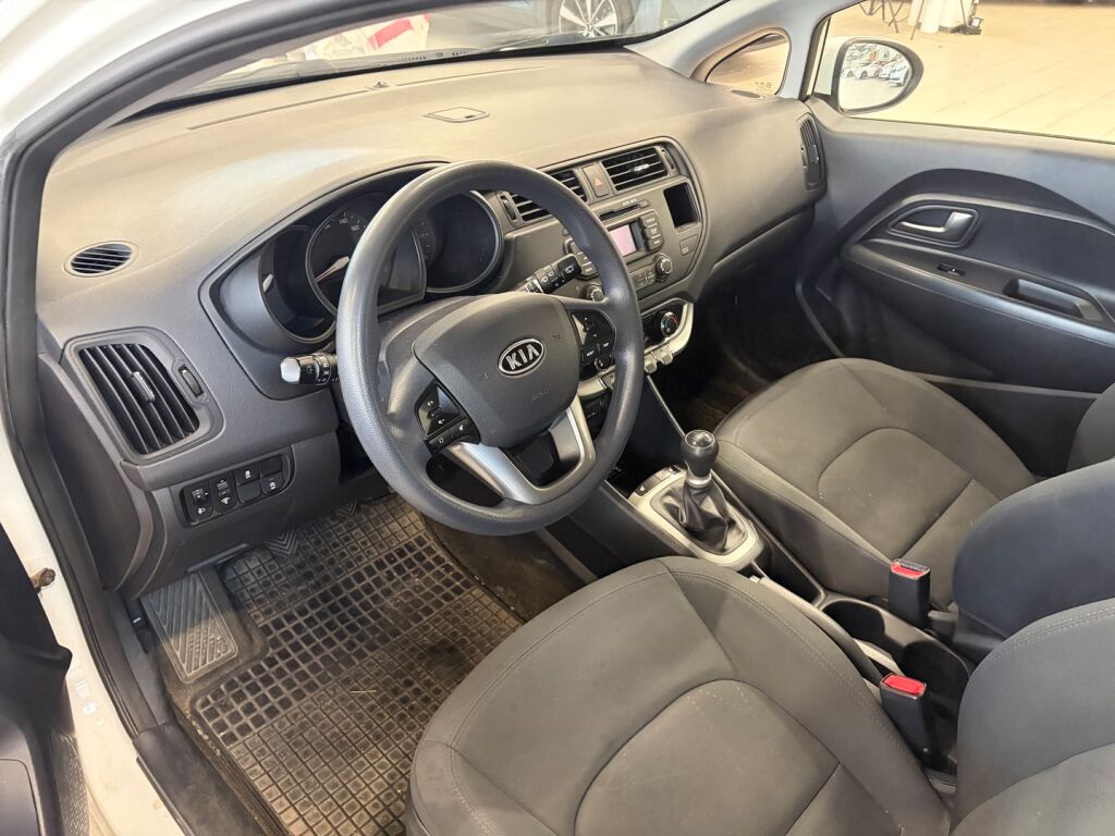 Kia Rio 2012 Valkoinen