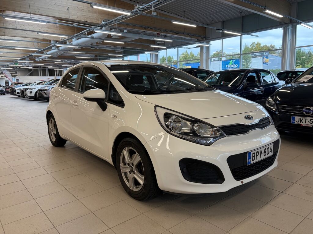 Kia Rio 2012 Valkoinen