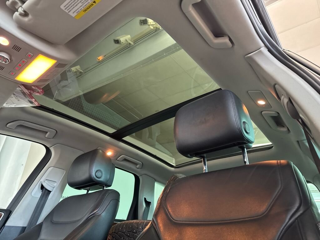 Volkswagen Touareg 2011 Musta