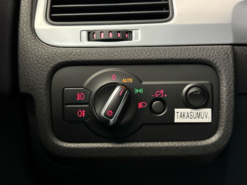 Volkswagen Touareg 2011 Musta