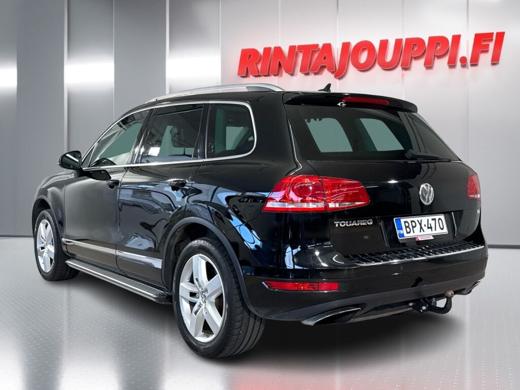Volkswagen Touareg 2011 Musta