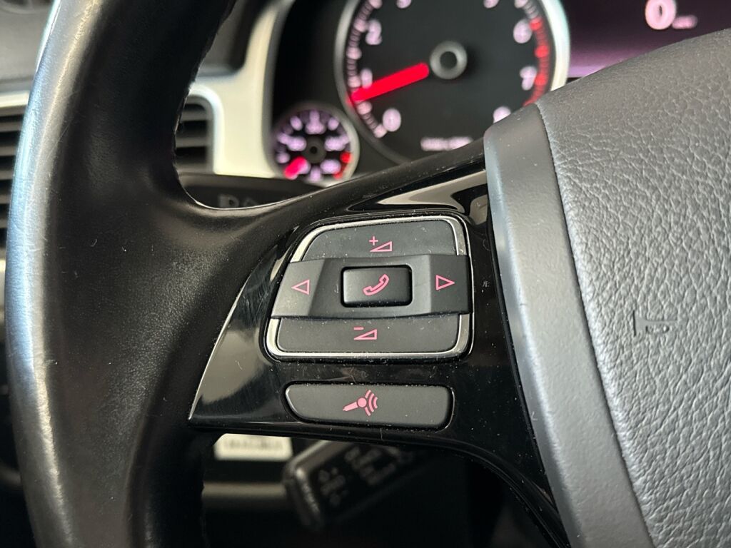 Volkswagen Touareg 2011 Musta