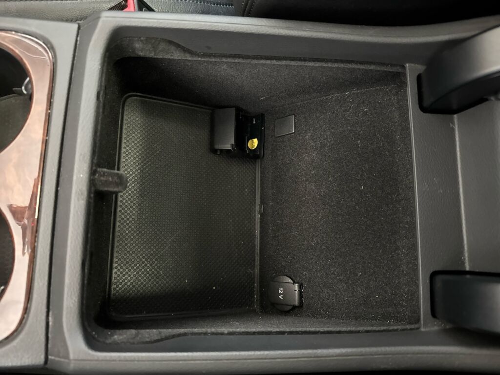 Volkswagen Touareg 2011 Musta