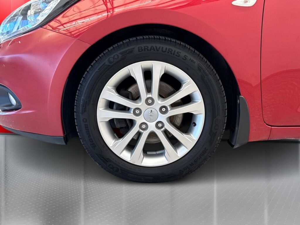 Kia Ceed 2012 Punainen