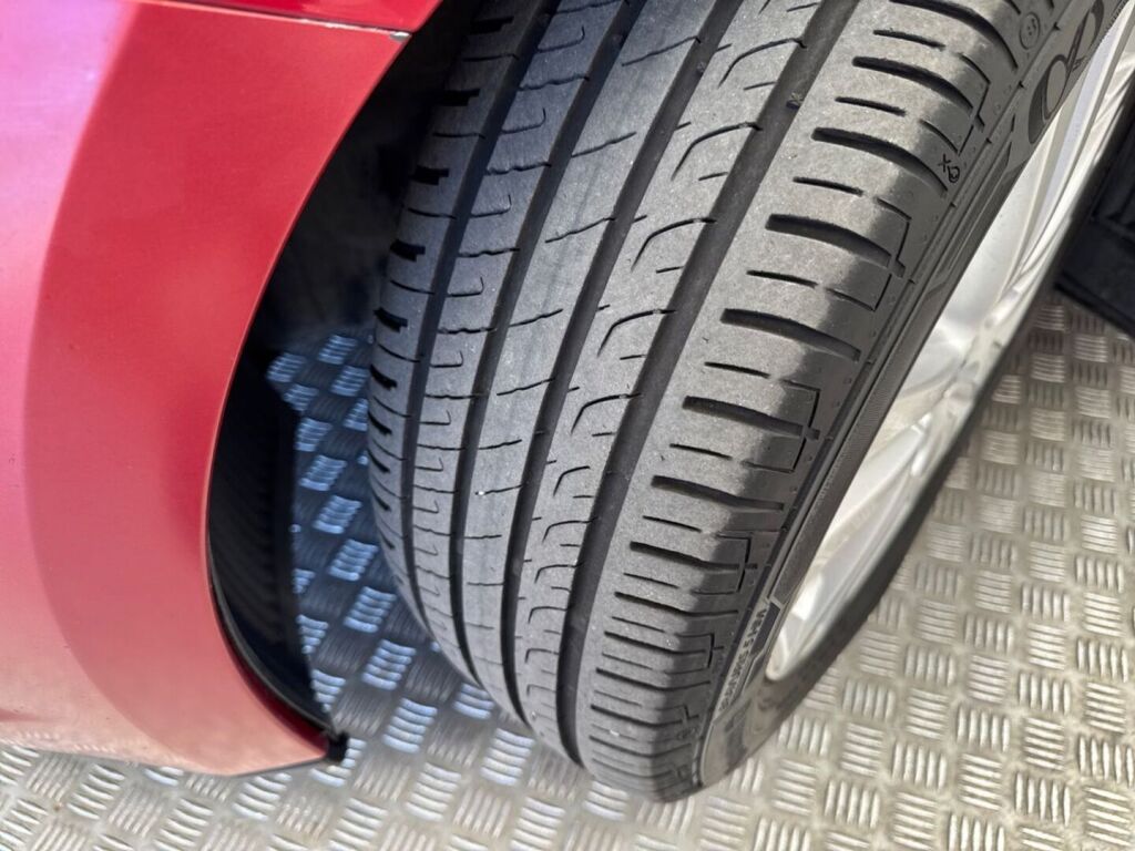 Kia Ceed 2012 Punainen