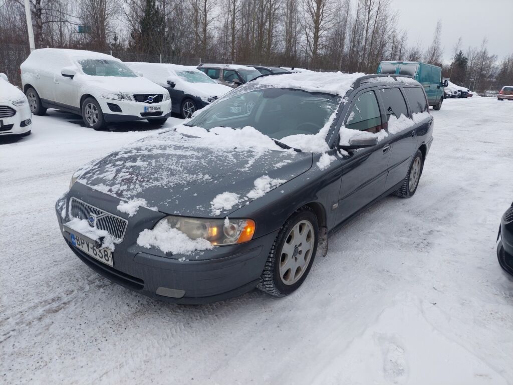 Volvo V70 2005 Harmaa