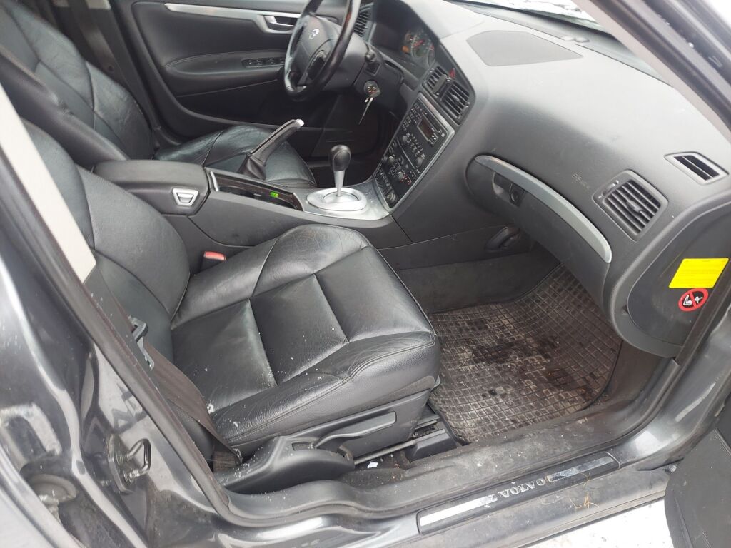 Volvo V70 2005 Harmaa