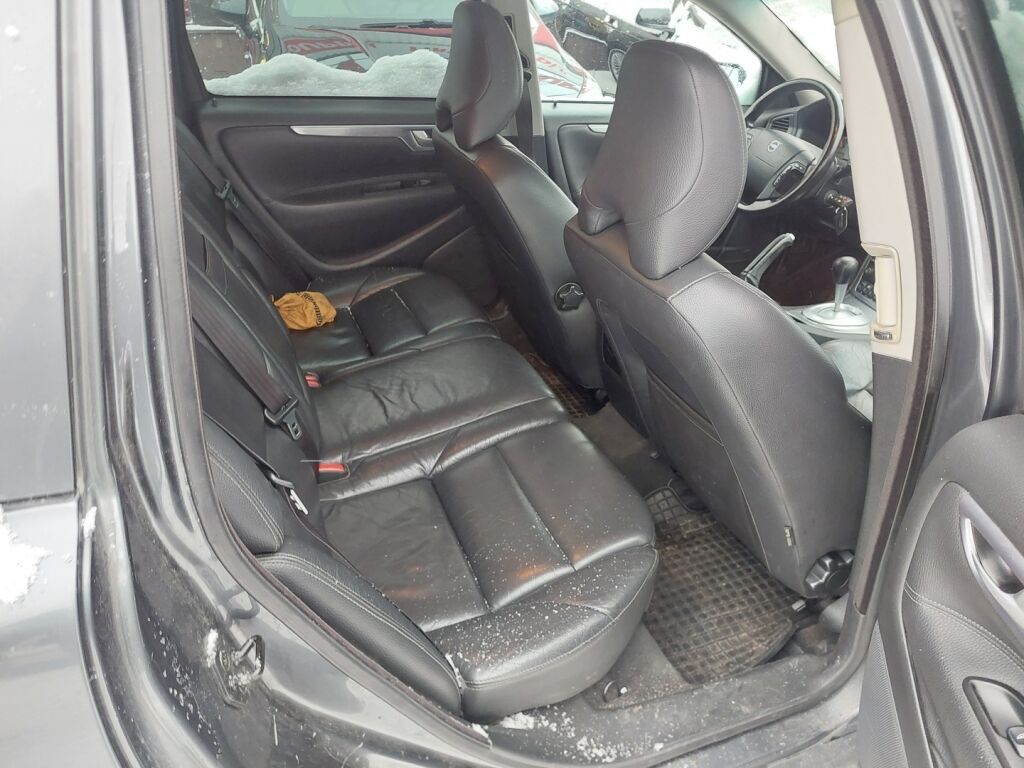 Volvo V70 2005 Harmaa