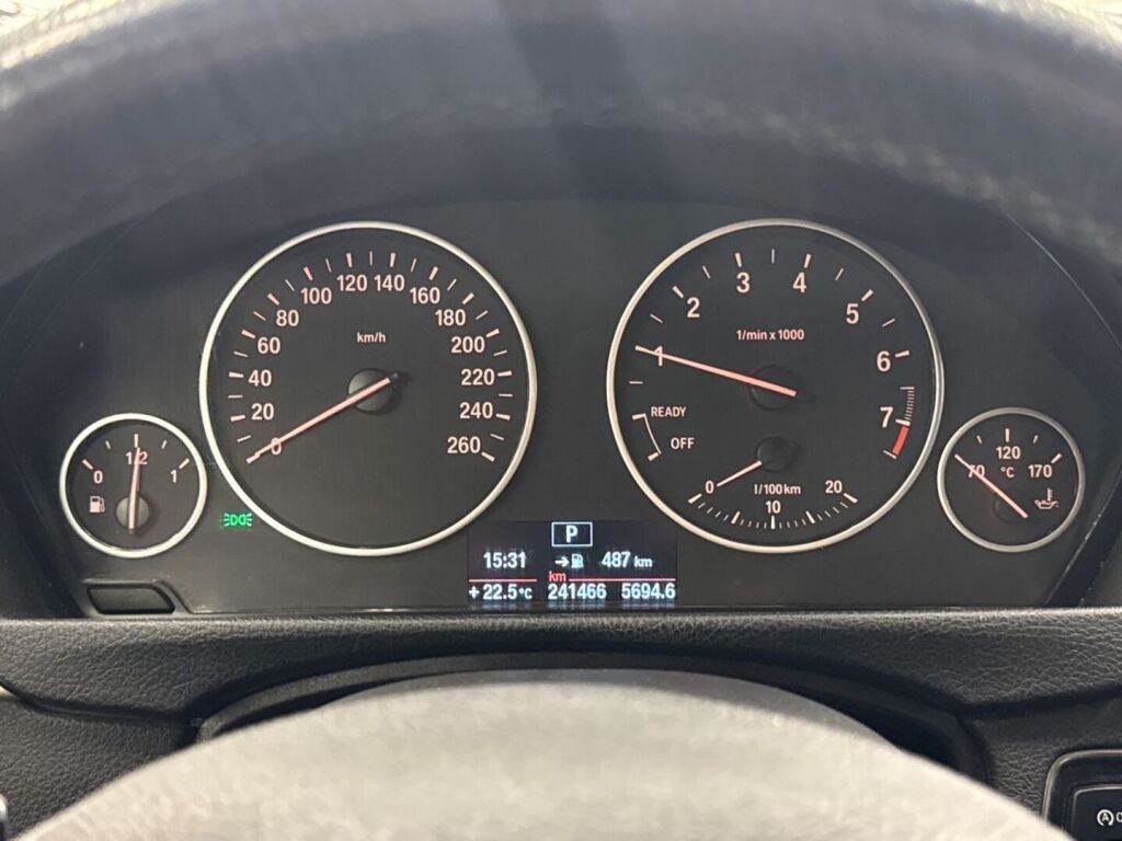 BMW 320 2013 Valkoinen