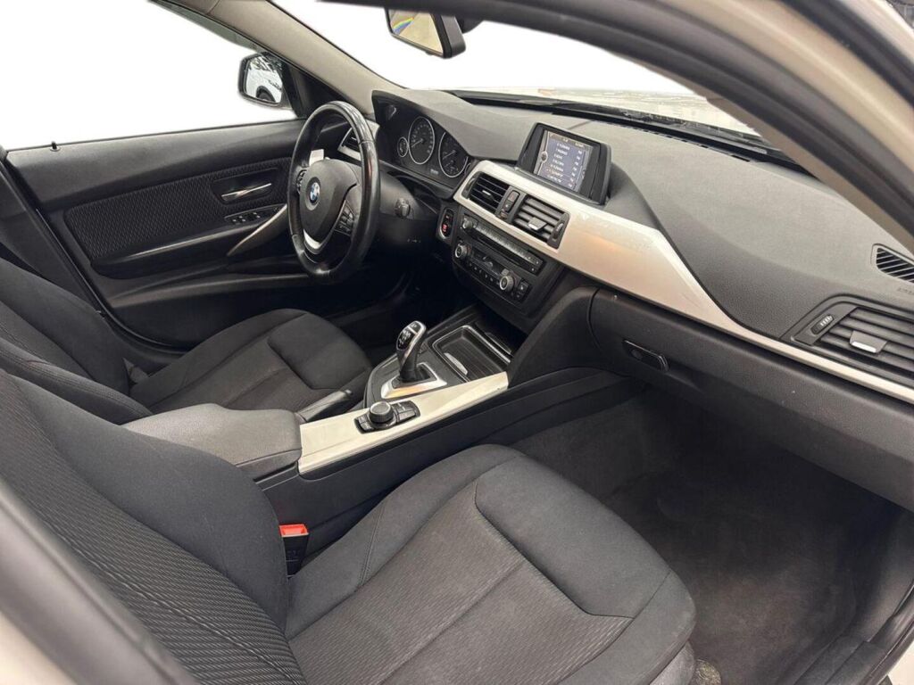 BMW 320 2013 Valkoinen