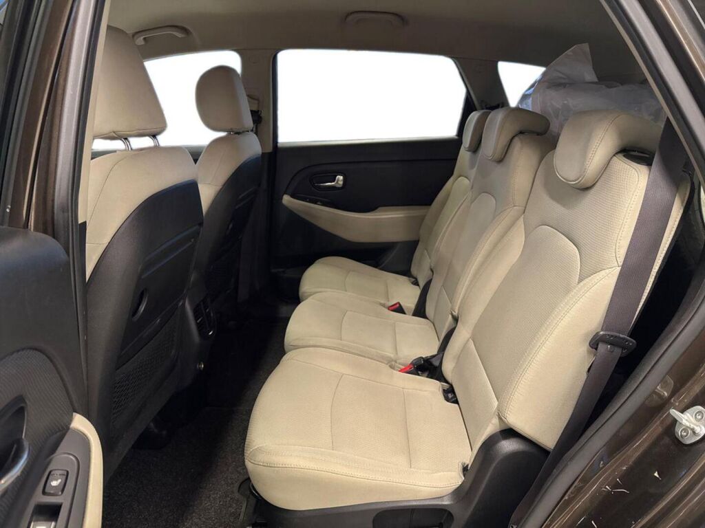Kia Carens 2014 Ruskea (beige)