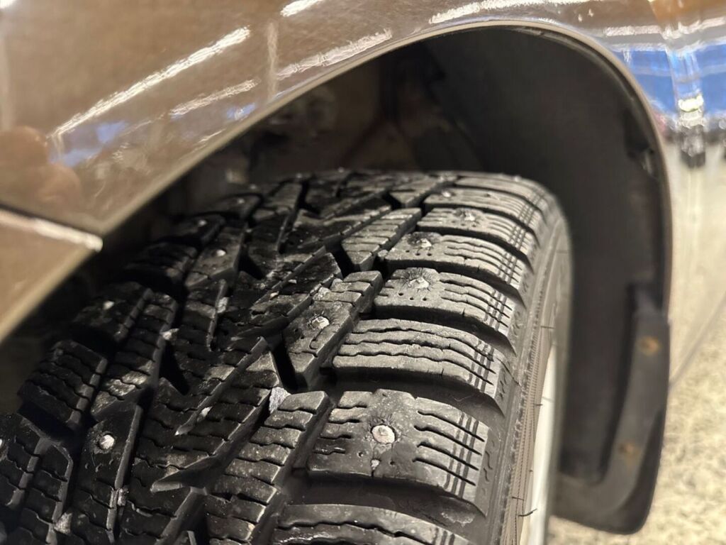 Kia Carens 2014 Ruskea (beige)