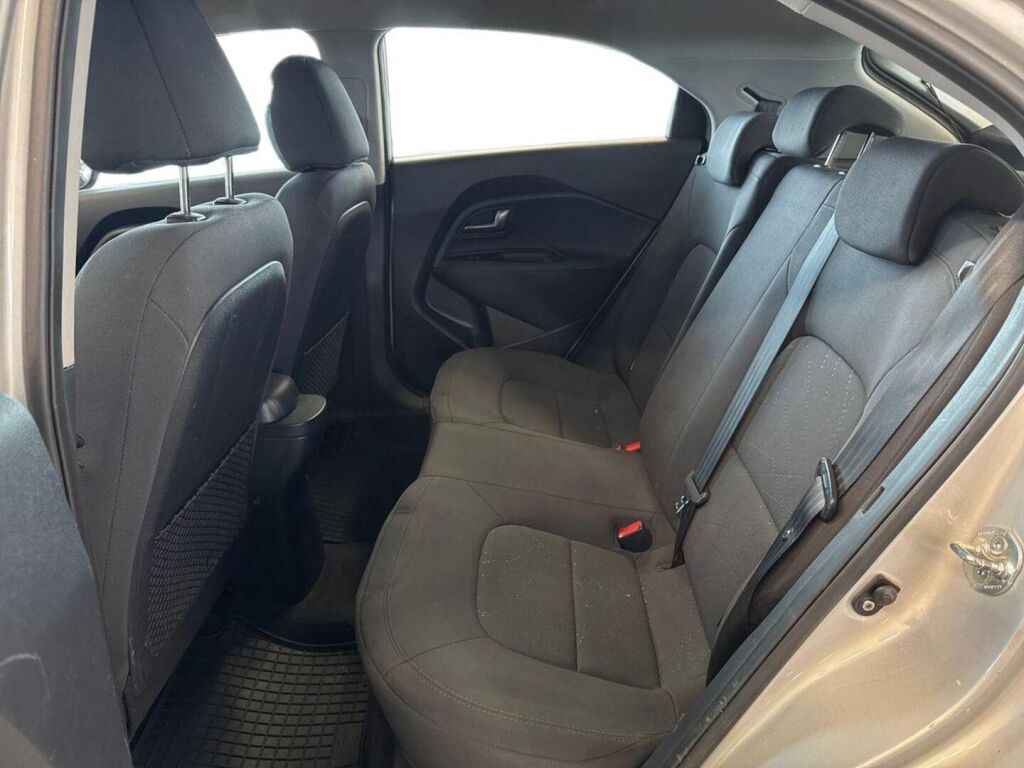 Kia Rio 2013 Hopea